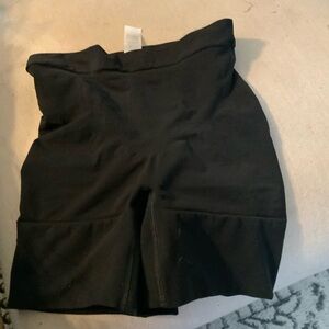SPANX Womens Oncore High Waist Mid Thigh Shaper in Black. Size Medium